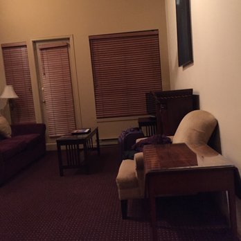 Swans Hotel - Living room area - Hotels Near Me - Victoria, British Columbia Swans Hotel - Living room area - Hotels Near Me - Victoria, British Columbia
