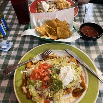 Los Panchos - Enchilada Supreme, free fried tortilla chips and sauce, El Vegetariano. - Mexican Near Me - Delmar, New York Los Panchos - Enchilada Supreme, free fried tortilla chips and sauce, El Vegetariano. - Mexican Near Me - Delmar, New York