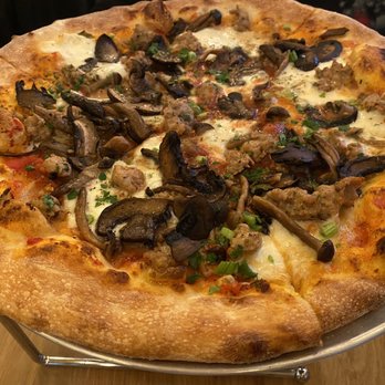 Delarosa Bishop Ranch - Spicy fennel sausage onion & funghi - Pizza Near Me - San Ramon, California