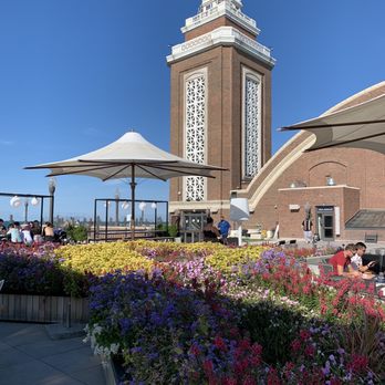Offshore Rooftop - New American Near Me - Chicago, Illinois