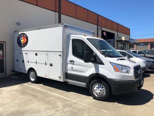 110/220V Electric Logo