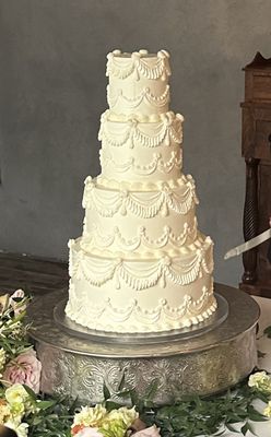 THE ROYAL CAKERY by null