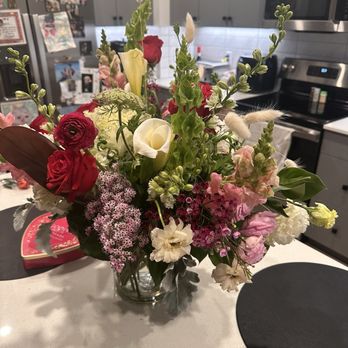 Vanda Floral Design - Valentine's Day - Florists Near Me - Petaluma, California