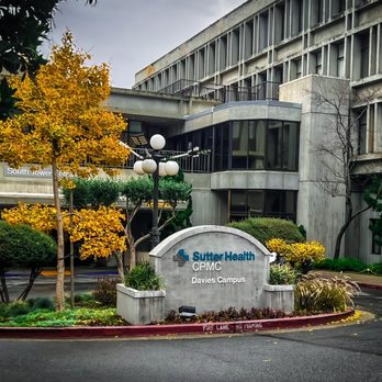 CPMC Davies Campus - Roundabout on a rainy winter day - Medical Centers Near Me - San Francisco, California CPMC Davies Campus - Roundabout on a rainy winter day - Medical Centers Near Me - San Francisco, California