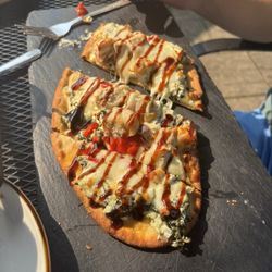 The Lightstreet Hotel - The chicken balsamic flatbread!