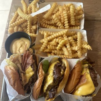 Shake Shack - Spectrum - Burgers Near Me - Irvine, California Shake Shack - Spectrum - Burgers Near Me - Irvine, California