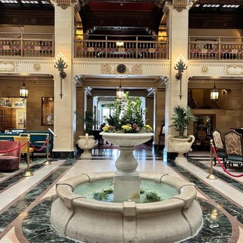 Davenport Hotel, Autograph Collection - Entryway just past the main lobby - Hotels Near Me - Spokane, Washington Davenport Hotel, Autograph Collection - Entryway just past the main lobby - Hotels Near Me - Spokane, Washington