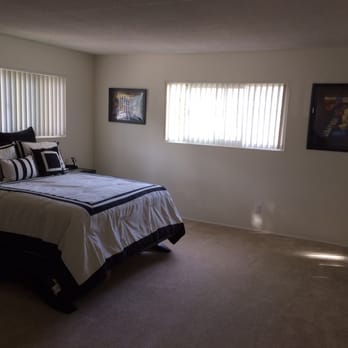 eaves Mission Ridge - Huge Master Bedroom (pic2) - Apartments Near Me - San Diego, California
