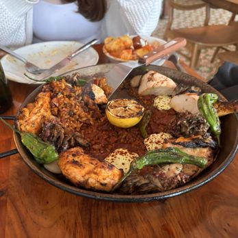 Loquita - Chorizo y Pollo - Spanish Near Me - Santa Barbara, California Loquita - Chorizo y Pollo - Spanish Near Me - Santa Barbara, California