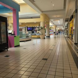 Eastpoint Mall - A ghost town