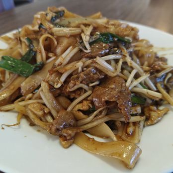 Hot Wok Restaurant - Combo Chow Fun - Chinese Near Me - Tucson, Arizona