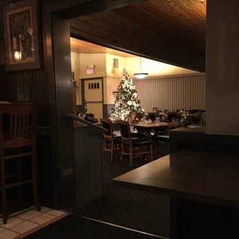 Vona's Restaurant - a christmas tree in the dining room - Pizza Near Me - Oswego, New York