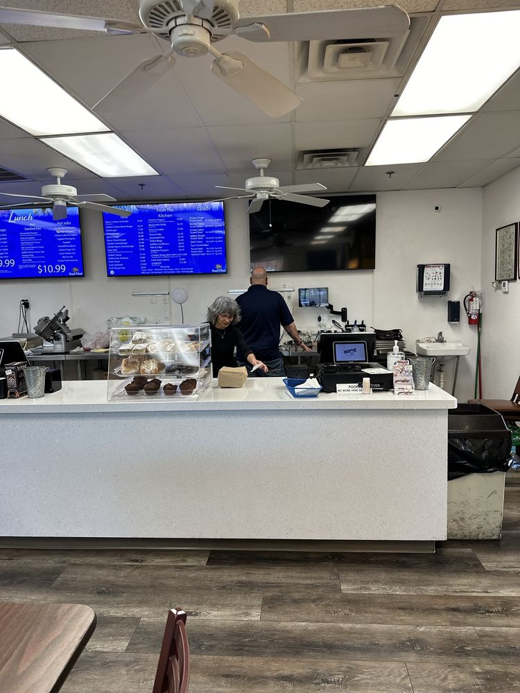 Bob’s East Side Deli - Photo 2