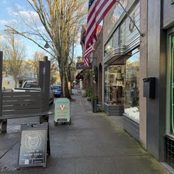 Vintage on Third - Exterior