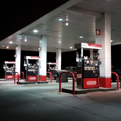 Conoco Gas - Well lit at night. This us a GOOD THING!!
