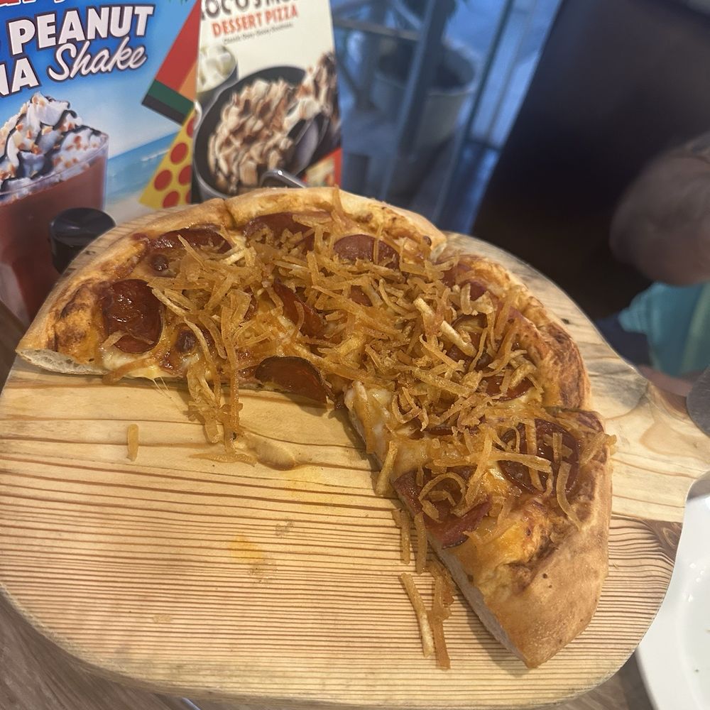 Shakey's Pizza - Pepperoni Cruuuunch!! Mmm mmm good! - Fast Food Near Me - Makati, NCR Shakey's Pizza - Pepperoni Cruuuunch!! Mmm mmm good! - Fast Food Near Me - Makati, NCR
