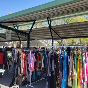 Central Park - Some craft fair.  Ain't the market! - Parks Near Me - Davis, California