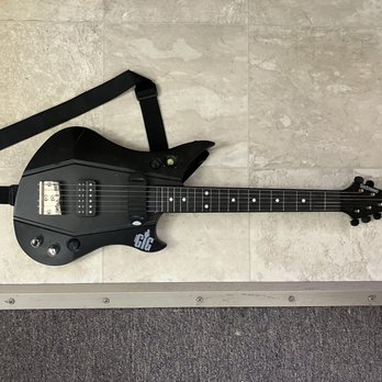 Mike Lull's Guitar Works - The POWER GIG 6 STRINGS can be played independently of the Xbox game, when hooked up to an amp. - Guitar Stores Near Me - Bellevue, Washington