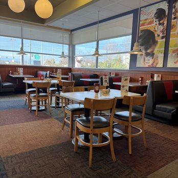 Frisch's Big Boy - Interior - Diners Near Me - Highland Heights, Kentucky Frisch's Big Boy - Interior - Diners Near Me - Highland Heights, Kentucky