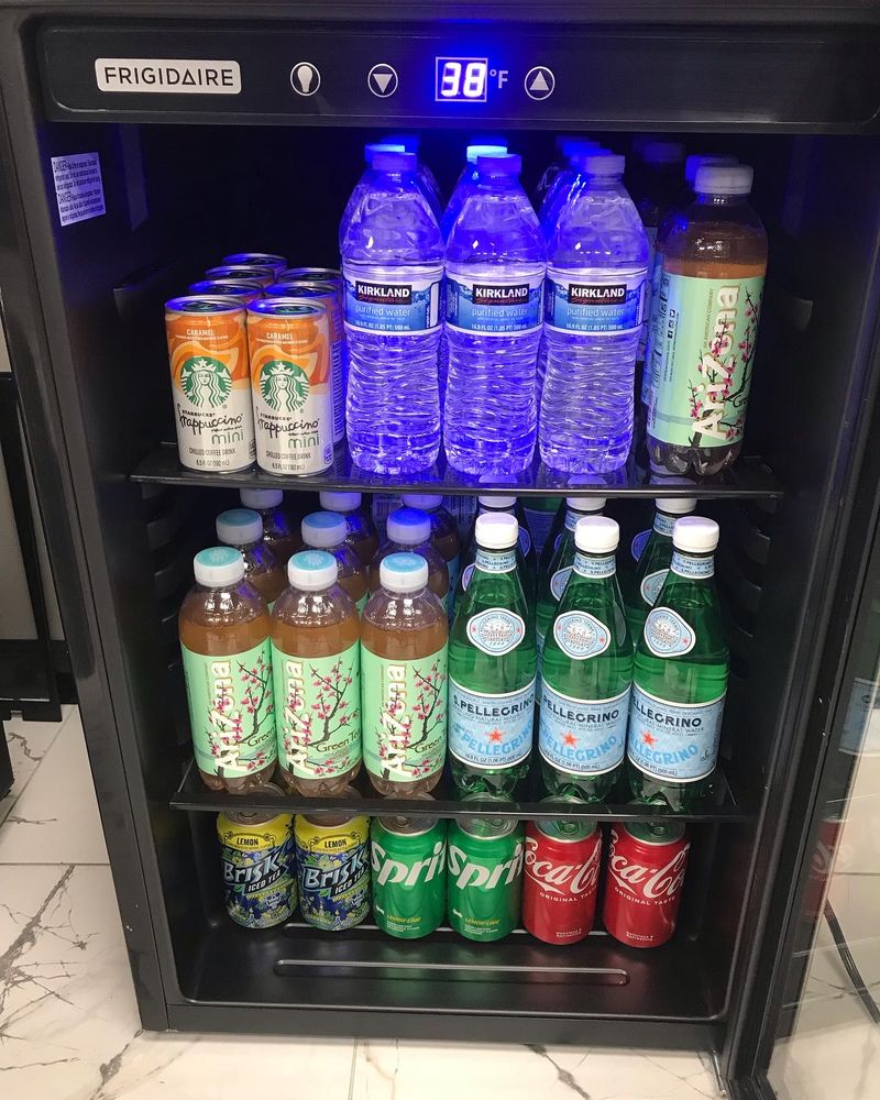 The Shaving Lab Barbershop Logo