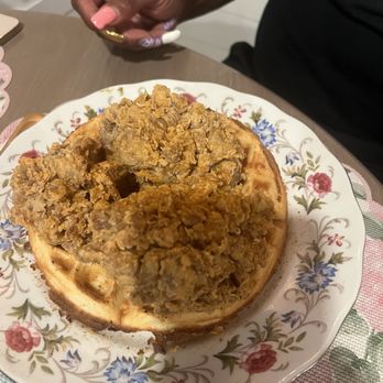 Farmhouse Blakeslee - VEGAN CHICKEN N WAFFLES - New American Near Me - Blakeslee, Pennsylvania