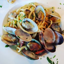 De Markt - Pasta dish with shellfish. SUPERBLY cooked