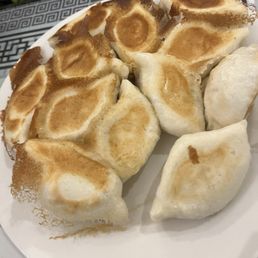 Pan Fried Dumplings (12pcs)/水煎包 Pan Fried Dumplings (12pcs)/水煎包