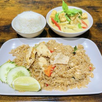 Thai BKK - Basil fried rice chicken and green curry tofu - Thai Near Me - New York, New York Thai BKK - Basil fried rice chicken and green curry tofu - Thai Near Me - New York, New York
