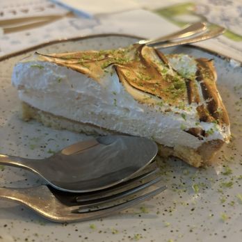 Restaurante D' Bacalhau - Lemon pie - Portuguese Near Me - Lisbon, 11 Restaurante D' Bacalhau - Lemon pie - Portuguese Near Me - Lisbon, 11