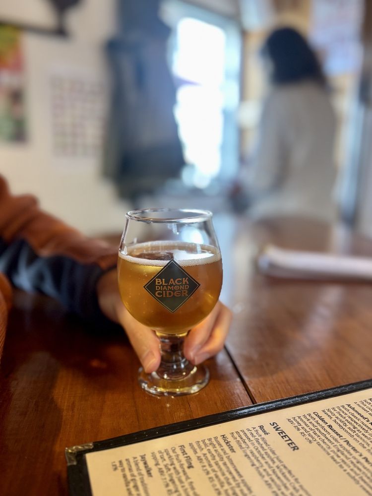 Black Diamond Farm & Cider Logo