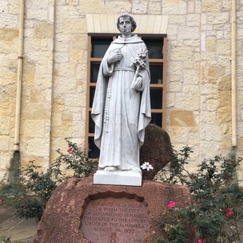 Amigo Free Walking Tours - Meeting place next to Cathedral - Walking Tours Near Me - San Antonio, Texas