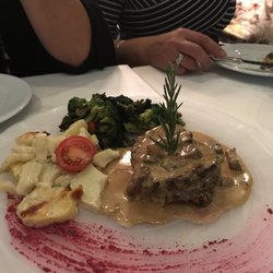 Tuval Restaurant - Steak with mushroom sauce