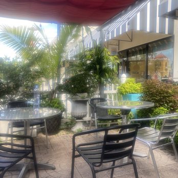 World Of Coffee - Beautiful outdoor area - Coffee & Tea Near Me - Orlando, Florida World Of Coffee - Beautiful outdoor area - Coffee & Tea Near Me - Orlando, Florida