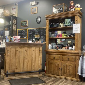 Hometown Barber Shop - Inside - Barbers Near Me - Fredericksburg, Virginia Hometown Barber Shop - Inside - Barbers Near Me - Fredericksburg, Virginia