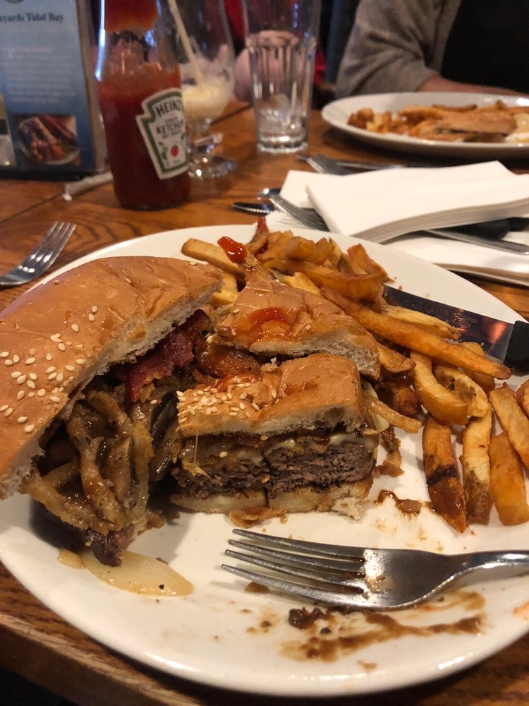 Mic Mac Bar & Grill