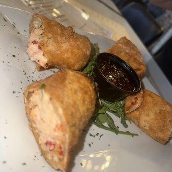 Babylon Social - Crab Rangoon Tuna Cake* - Pop-Up Restaurants Near Me - Babylon, New York