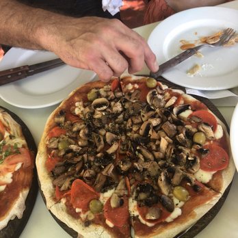 De Local - Mushroom pizza - Pizza Near Me - Playa del Carmen, ROO