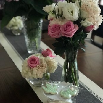 LunaMoon Events - Beautiful flowers everywhere - Party & Event Planning Near Me LunaMoon Events - Beautiful flowers everywhere - Party & Event Planning Near Me