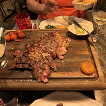 Sala de Corte - Can you see how much fat is in the steak and can you imagine i paid $ $250 for it. - Steakhouses Near Me - Lisbon, 11