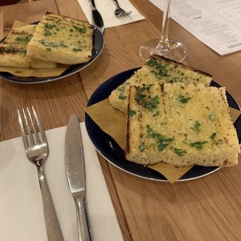 Carluccio's - Garlic bread - not complementary - Italian Near Me - Hayes, XGL