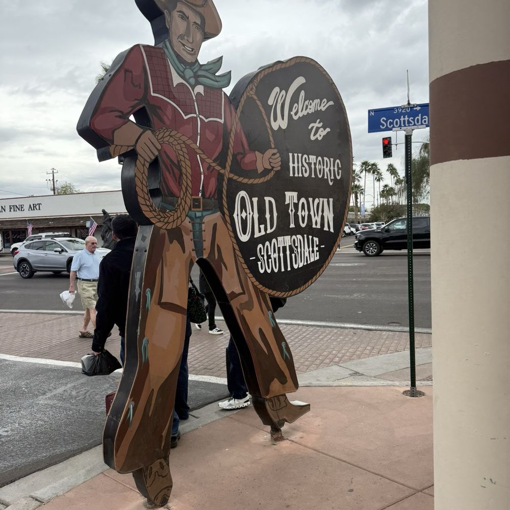 The Frybread Lounge - Lounges Near Me - Scottsdale, Arizona