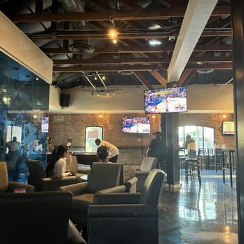 Blue Cue - Dining room - New American Near Me - Sacramento, California