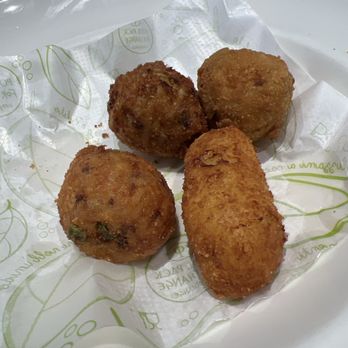 Farinella - Fried bundles of delight - Pizza Near Me - Fiumicino, RM Farinella - Fried bundles of delight - Pizza Near Me - Fiumicino, RM