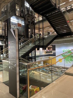 Grande Bibliothèque - BAnQ by null