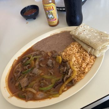 Restaurant De Maria - Mexican Near Me - Mendota, California
