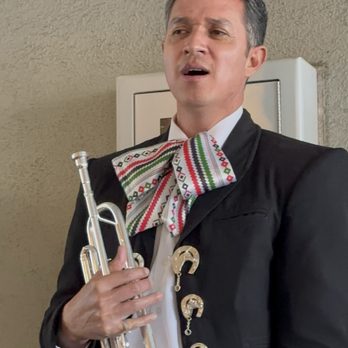 Gloria's Kitchen - Mariachi on 5 de Mayo. - Mexican Near Me - Ventura, California