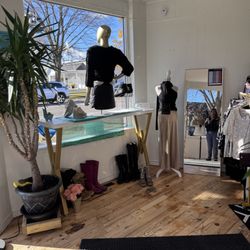 Fashion Forward Consignments - Our new location