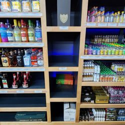 Liquor Bee's - Great selection