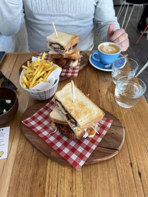 KUU Café + Japanese kitchen. by null