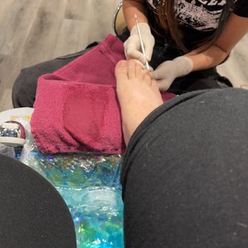 Happy Hands Nails - Young daughter of owner working with no supervision - Nail Salons Near Me - Niles, Illinois